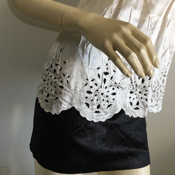 Bcbg ivory silk camisole with eyelet detail. Size small - Picture 6 of 8